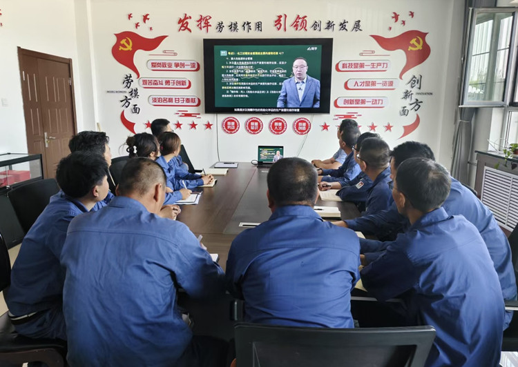 嘉能精碳公司公司扎实开展安全生产月活动纪实5_副本.jpg