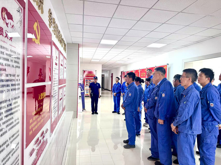 嘉能精碳党支部开展主题学习教育活动3_副本.jpg