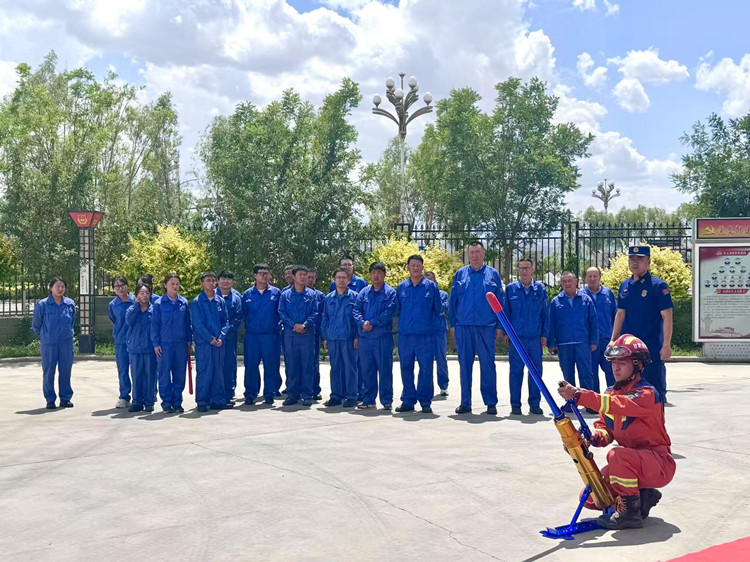 嘉能精碳党支部开展主题学习教育活动4_副本.jpg